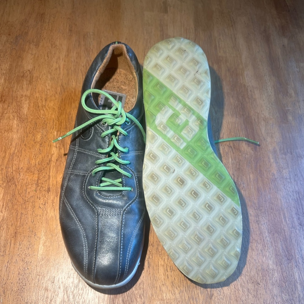 FootJoy FJ Spikeless Leather Golf Shoes